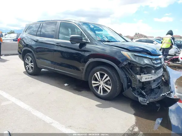 5FNYF6H55HB096628 — 2017 Honda Pilot, Передняя часть справа (Right Front), фото до ремонта