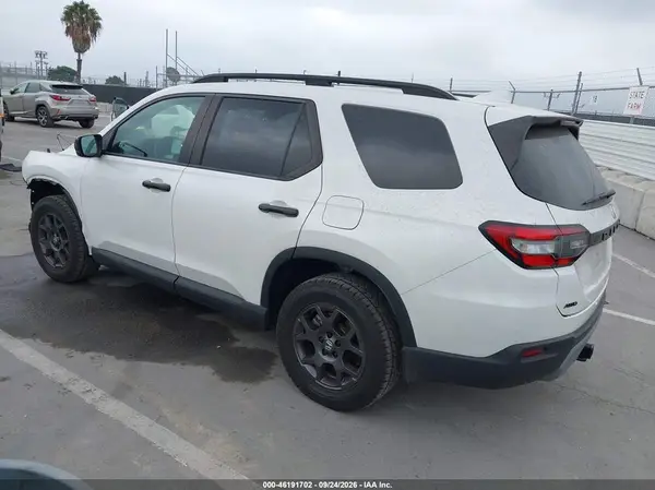 5FNYG1H62RB016289 — 2024 Honda Pilot, фото 3 с аукциона IAAI, Передняя часть