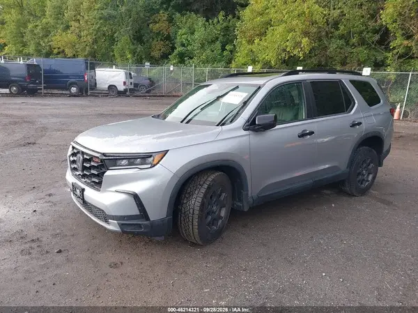 5FNYG1H60SB018371 — 2025 Honda Pilot, фото 2 с аукциона IAAI, Передняя часть справа