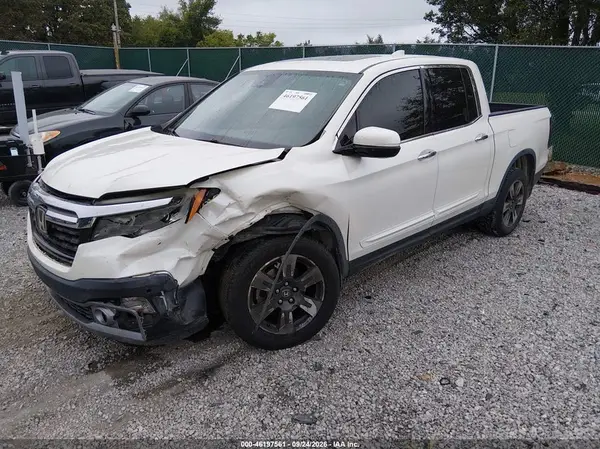 5FPYK3F77HB028532 — 2017 Honda Ridgeline, фото 2 с аукциона IAAI, Передняя часть слева