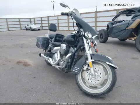 1HFSC52355A215711 — 2005 Honda Vtx, Левый и правый бока, фото до ремонта