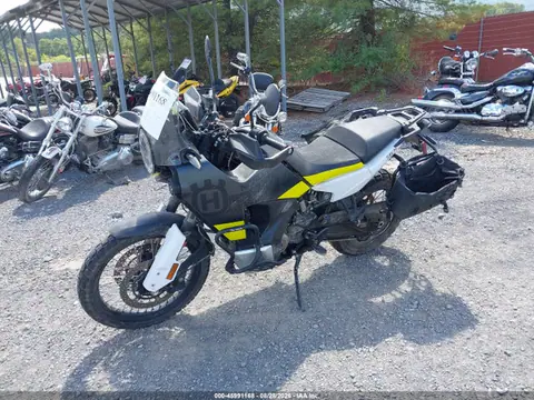 2023 Husqvarna Norden 901 VIN VBKUN6401PM850222 фото 2