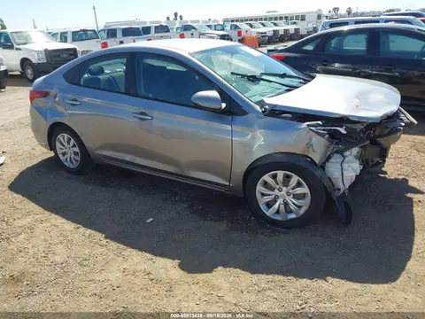 3KPC24A64ME138297 — 2021 Hyundai Accent SE, Передняя часть (Front End), фото до ремонта
