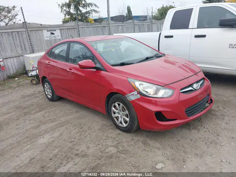 KMHCT4AE6DU489519 — 2013 Hyundai Accent, Передняя часть, фото до ремонта