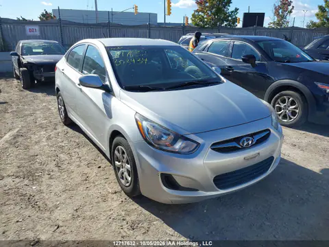 KMHCT4AE1DU303434 — 2013 Hyundai Accent, Левая сторона, фото до ремонта