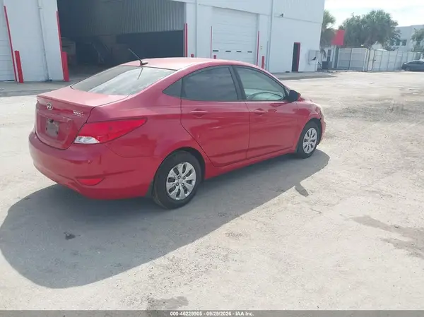 KMHCT4AE6GU157522 — 2016 Hyundai Accent, фото 4 с аукциона IAAI 14.10.2026, Механические повреждения