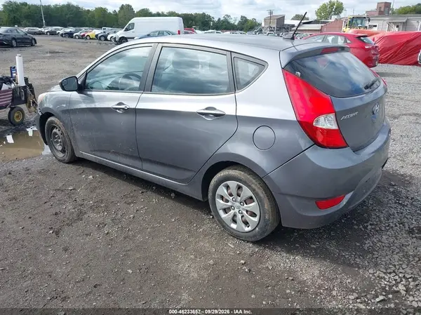 KMHCT5AE0GU275135 — 2016 Hyundai Accent, фото 3 с аукциона IAAI 14.10.2026, Естественный износ