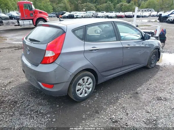 KMHCT5AE0GU275135 — 2016 Hyundai Accent, фото 4 с аукциона IAAI 14.10.2026, Естественный износ