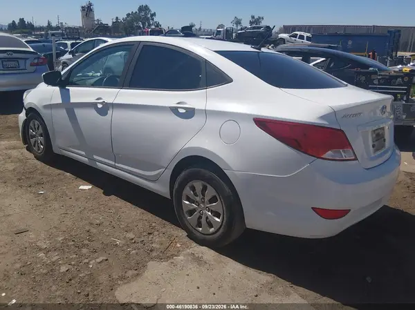 KMHCT4AE2HU274001 — 2017 Hyundai Accent, фото 3 с аукциона IAAI, Передняя часть справа