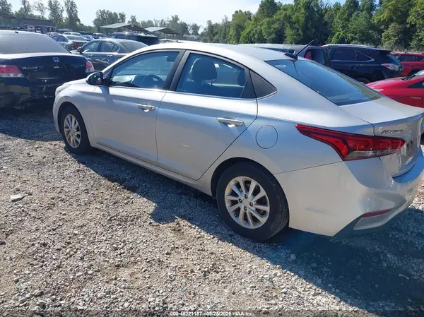 3KPC24A35KE076654 — 2019 Hyundai Accent, фото 3 с аукциона IAAI 01.10.2026, Естественный износ
