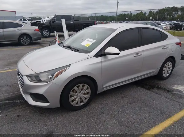 3KPC24A68ME129649 — 2021 Hyundai Accent, фото 2 с аукциона IAAI, Правый бок