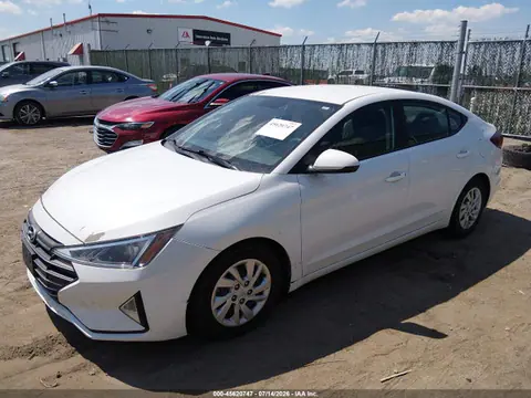 2019 Hyundai ELANTRA SE VIN 5NPD74LF2KH475028 фото 2