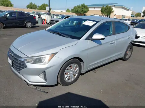2019 Hyundai ELANTRA SE VIN 5NPD74LF0KH413191 фото 2