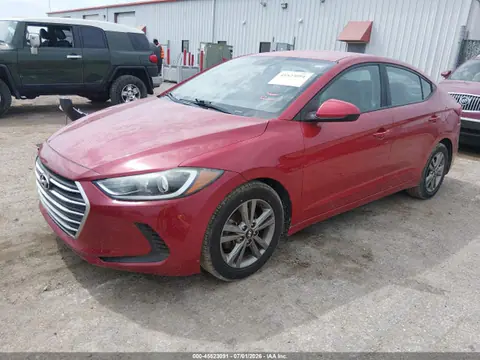2018 Hyundai ELANTRA SEL VIN 5NPD84LF0JH318836 фото 2