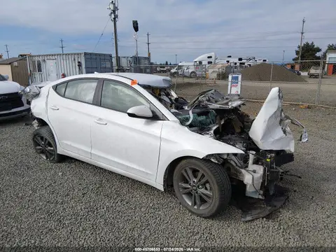 5NPD84LF5JH225942 — 2018 Hyundai Elantra SEL, Передняя часть (Front & Rear), фото до ремонта
