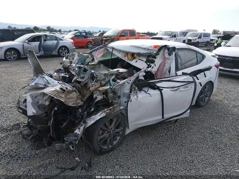 2018 Hyundai ELANTRA SEL VIN 5NPD84LF5JH225942 фото 2