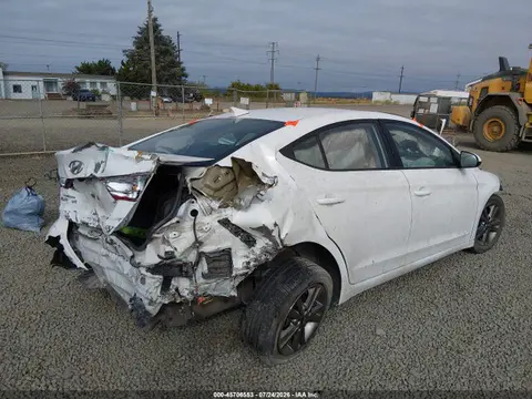 2018 Hyundai ELANTRA SEL VIN 5NPD84LF5JH225942 фото 4