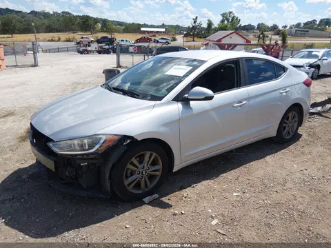 2018 Hyundai ELANTRA SEL VIN 5NPD84LF1JH215800 фото 2