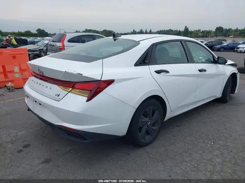 2022 Hyundai ELANTRA SEL VIN 5NPLS4AG2NH084939 фото 4