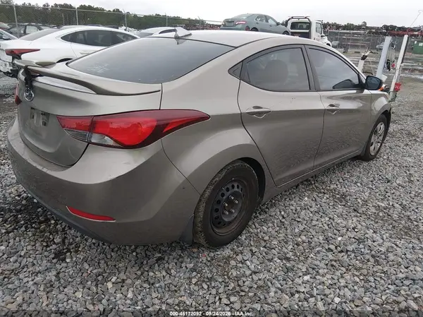 5NPDH4AE5GH742189 — 2016 Hyundai Elantra, фото 4 с аукциона IAAI, Естественный износ