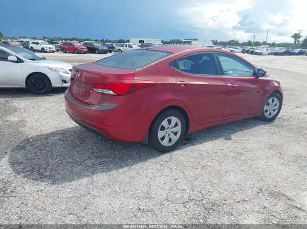 5NPDH4AE2GH721073 — 2016 Hyundai Elantra, фото 4 с аукциона IAAI 14.10.2026, Естественный износ