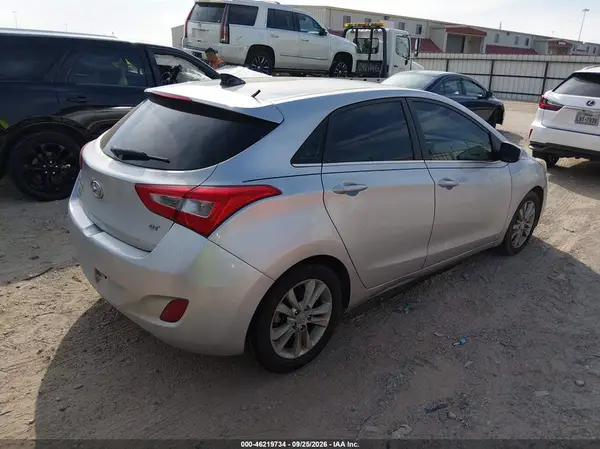 2016 HYUNDAI ELANTRA VIN KMHD35LH2GU265993 фото 4