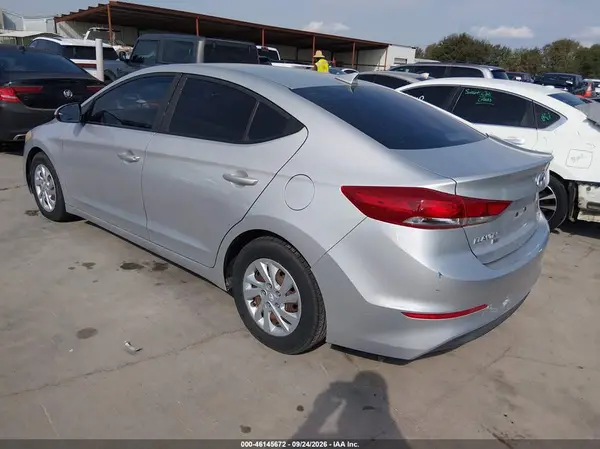 2017 HYUNDAI ELANTRA VIN 5NPD74LF6HH082187 фото 3