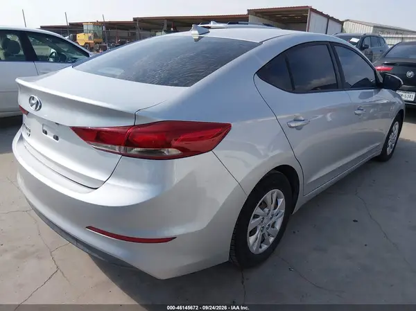 2017 HYUNDAI ELANTRA VIN 5NPD74LF6HH082187 фото 4