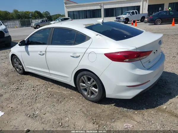 2017 HYUNDAI ELANTRA VIN 5NPD74LF5HH155324 фото 3