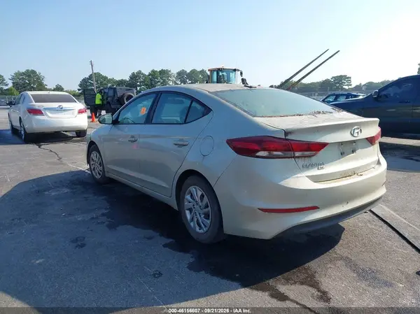 KMHD74LF8HU351078 — 2017 Hyundai Elantra, фото 3 с аукциона IAAI 30.09.2026, Естественный износ