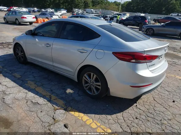 2017 HYUNDAI ELANTRA VIN KMHD84LF7HU407217 фото 3