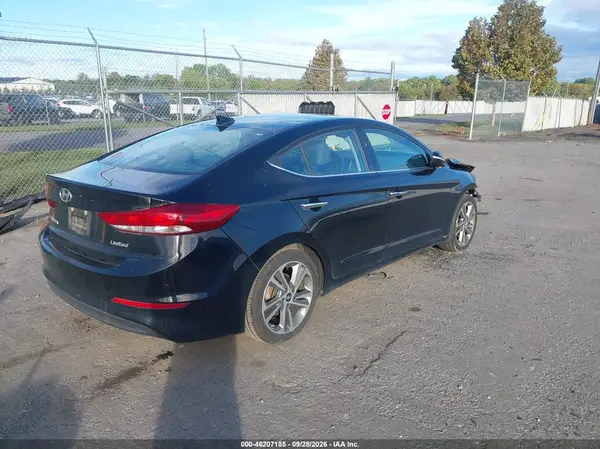 2017 HYUNDAI ELANTRA VIN 5NPD84LF0HH130599 фото 4