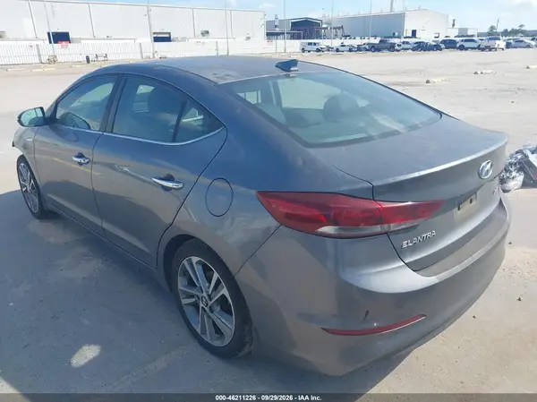 KMHD84LF7HU188114 — 2017 Hyundai Elantra, фото 3 с аукциона IAAI, Передняя часть