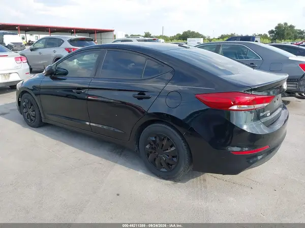 KMHD74LF6HU215533 — 2017 Hyundai Elantra, фото 3 с аукциона IAAI 15.10.2026, Естественный износ