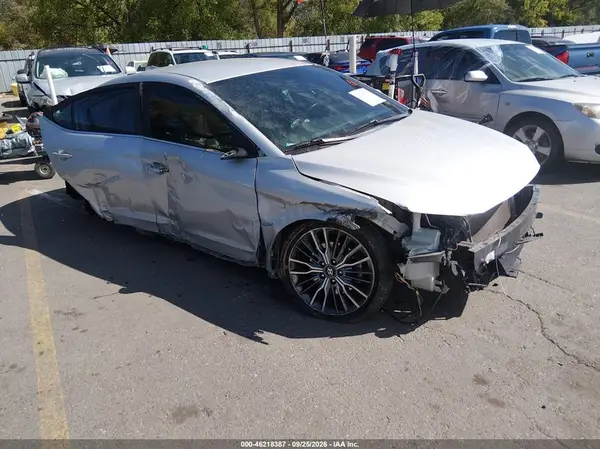 KMHD04LB4HU358143 — 2017 Hyundai Elantra, Передняя и задняя части (Front & Rear), фото до ремонта