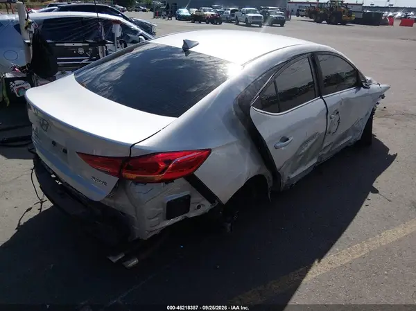KMHD04LB4HU358143 — 2017 Hyundai Elantra, фото 4 с аукциона IAAI, Передняя и задняя части