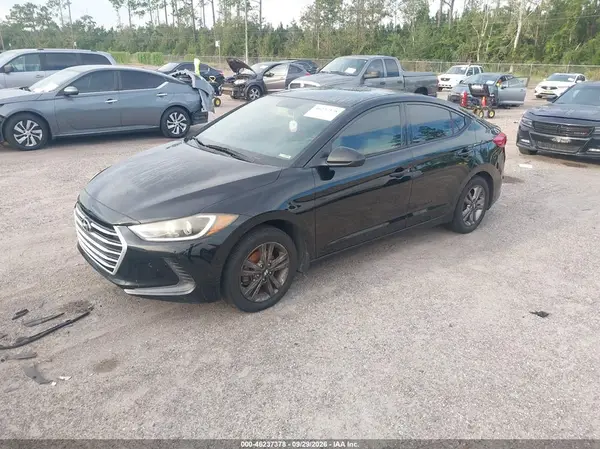2017 HYUNDAI ELANTRA VIN 5NPD84LF4HH050299 фото 2