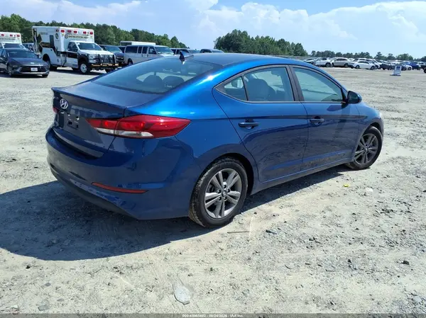 5NPD84LF8JH383918 — 2018 Hyundai Elantra, фото 4 с аукциона IAAI 06.10.2026, Естественный износ