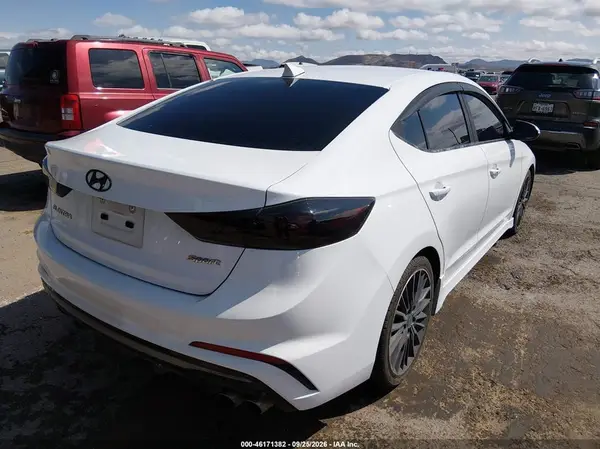 KMHD04LB4JU575021 — 2018 Hyundai Elantra, фото 4 с аукциона IAAI, Передняя часть
