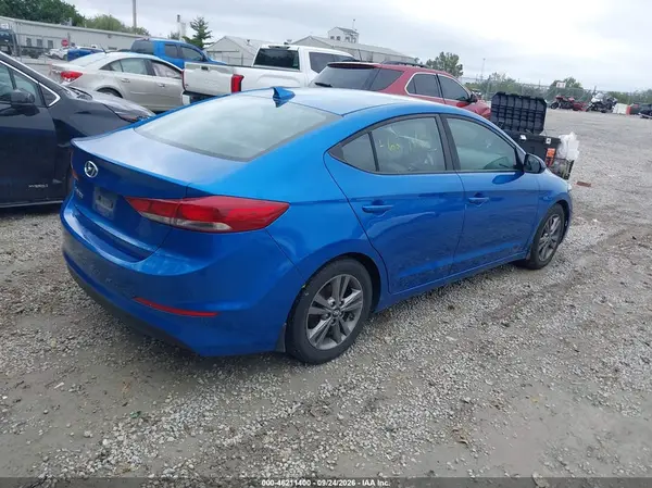 5NPD84LF0JH271176 — 2018 Hyundai Elantra, фото 4 с аукциона IAAI 06.10.2026, Естественный износ