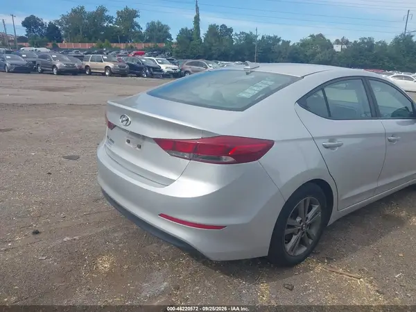 5NPD84LFXJH238329 — 2018 Hyundai Elantra, фото 4 с аукциона IAAI, Повреждения со всех сторон