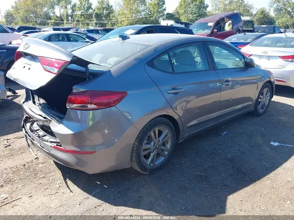 2018 HYUNDAI ELANTRA VIN 5NPD84LF0JH335992 фото 4