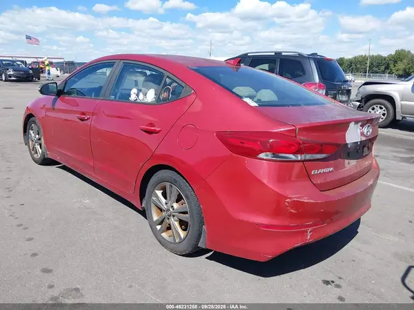 5NPD84LF9JH257258 — 2018 Hyundai Elantra, фото 3 с аукциона IAAI 07.10.2026, Естественный износ