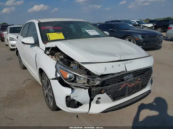 KMHH35LE6LU141260 — 2020 Hyundai Elantra, Передняя и задняя части (Front & Rear), фото до ремонта