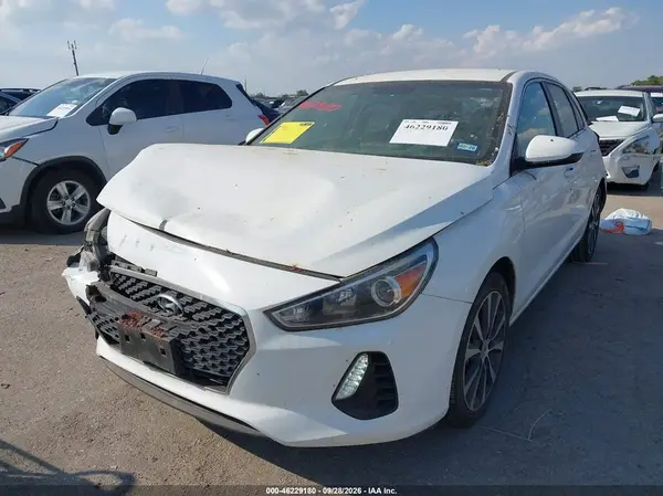 KMHH35LE6LU141260 — 2020 Hyundai Elantra, фото 2 с аукциона IAAI, Передняя и задняя части