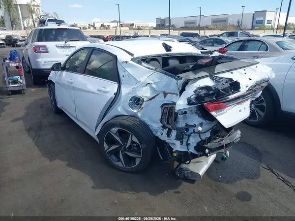KMHLN4AJ5PU086322 — 2023 Hyundai Elantra, фото 3 с аукциона IAAI, Передняя и задняя части