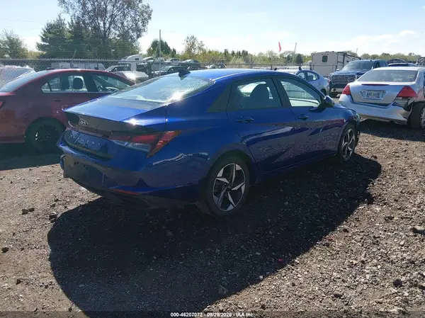 KMHLS4AG2PU405558 — 2023 Hyundai Elantra, фото 4 с аукциона IAAI, Подтопление