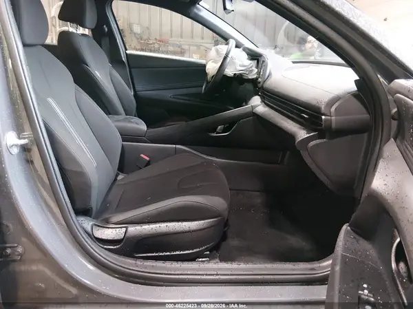 KMHLM4DGXSU884732 — 2025 Hyundai Elantra, фото 4 с аукциона IAAI, Передняя часть слева