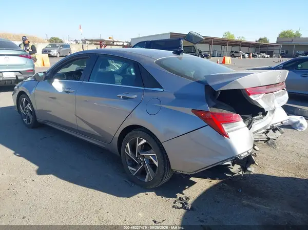 KMHLS4DG5SU910689 — 2025 Hyundai Elantra, фото 3 с аукциона IAAI, Задняя часть
