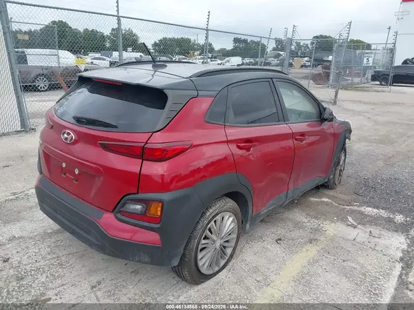 KM8K22AA7LU596738 — 2020 Hyundai Kona, фото 4 с аукциона IAAI, Полный пожар